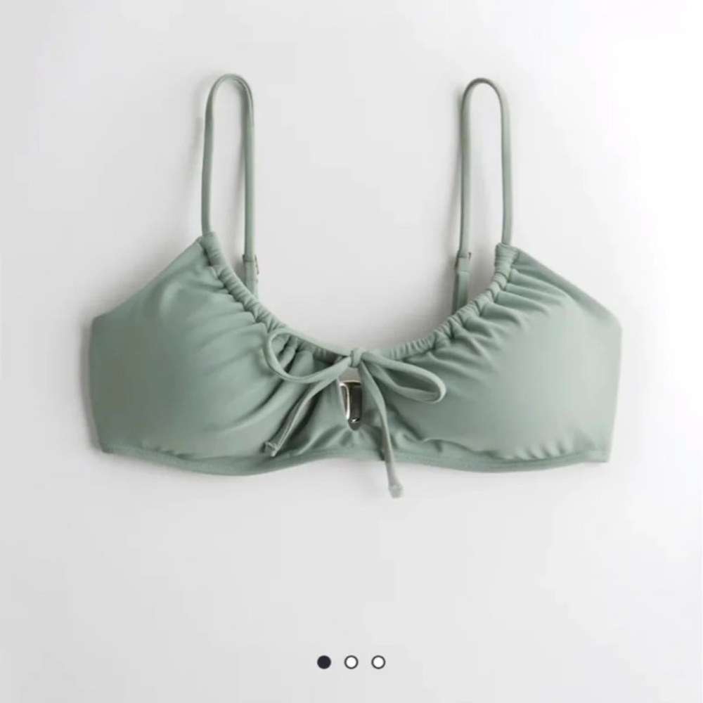 TIE-FRONT SCOOP BIKINI TOP